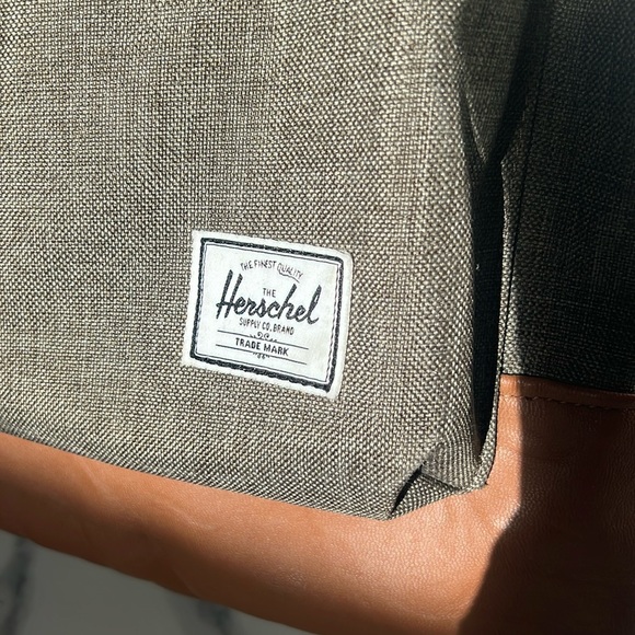 HERSCHEL SUPPLY CO. Heritage Canteen Crosshatch Saddle Brown Full Size Backpack - Picture 7 of 16